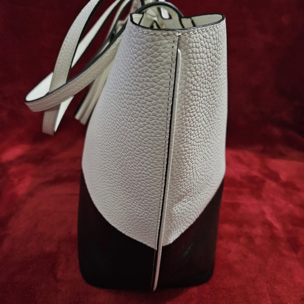 Tory Burch Perry Two-Tone Black and White Large Leather Tote with Tassel - Picture 7 of 16